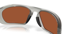 Oakley LATERALIS 0OO9431 men Grey Rectangle Sunglasses